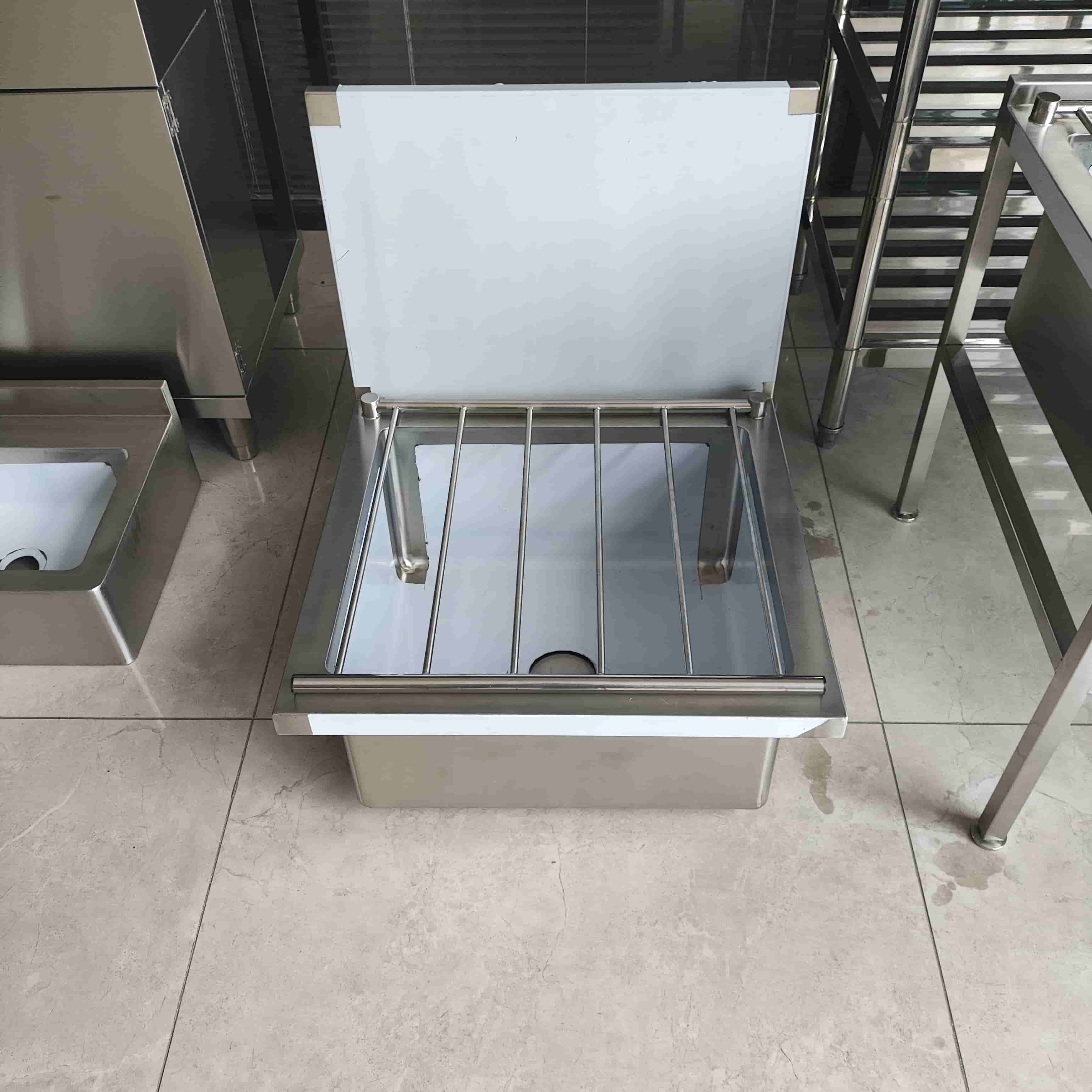 อ่างล้างม็อบสแตนเลสติดผนัง ดีไ - Commercial Kitchen Warehouse บทวิจารณ์และราคา